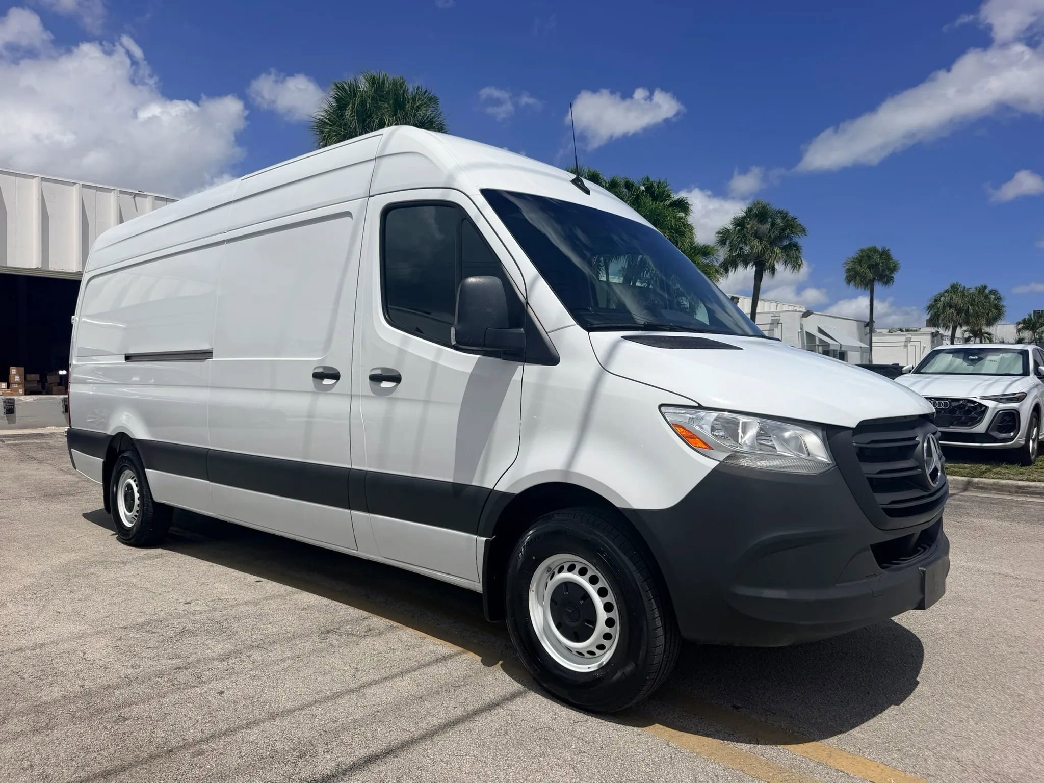 Used 2023 Mercedes-Benz Sprinter 2500 w/ Dashboard Charging Package image 1