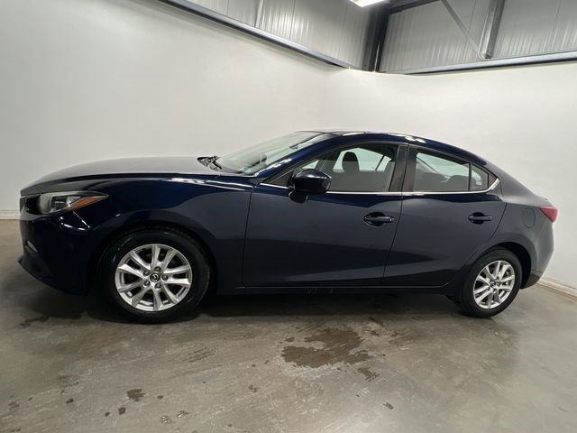 Used 2016 MAZDA MAZDA3 i Touring w/ Popular Equipment Package image 2