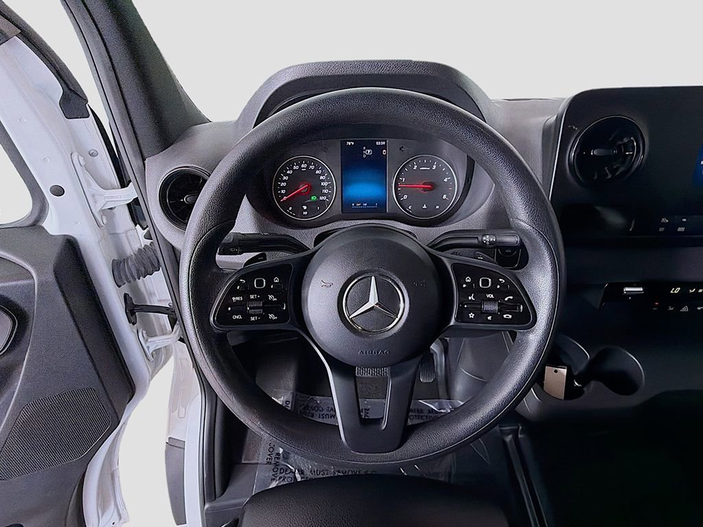 Used 2022 Mercedes-Benz Sprinter 2500 image 24