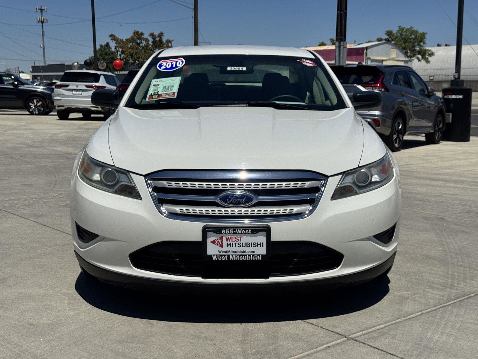 Used 2010 Ford Taurus SE image 3