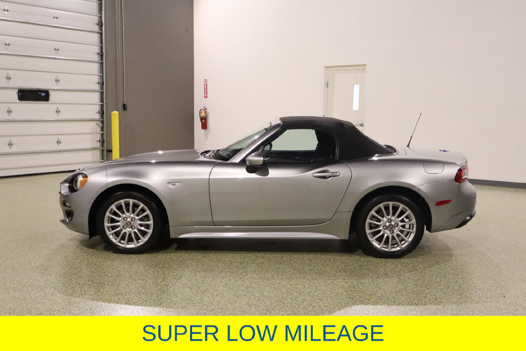 Used 2017 FIAT 124 Spider Classica RWD image 5