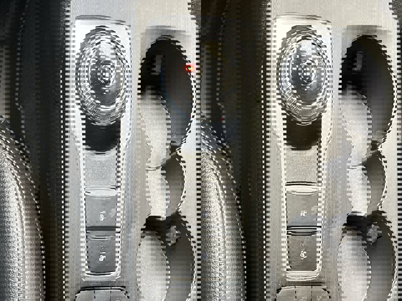 Certified 2022 Ford Escape Titanium w/ Class II Trailer Tow Package image 25