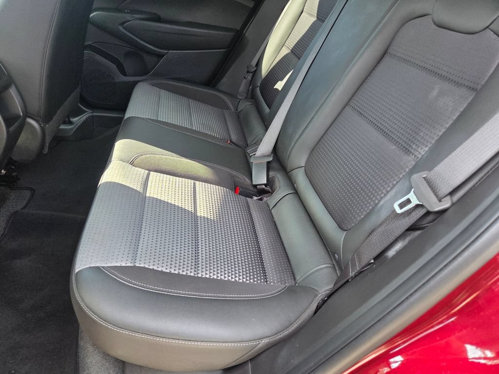 Used 2025 Chevrolet Trax LT w/ LT Convenience Package FWD image 20
