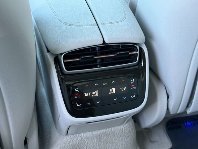 Used 2023 Mercedes-Benz EQE 500 4MATIC Sedan image 16