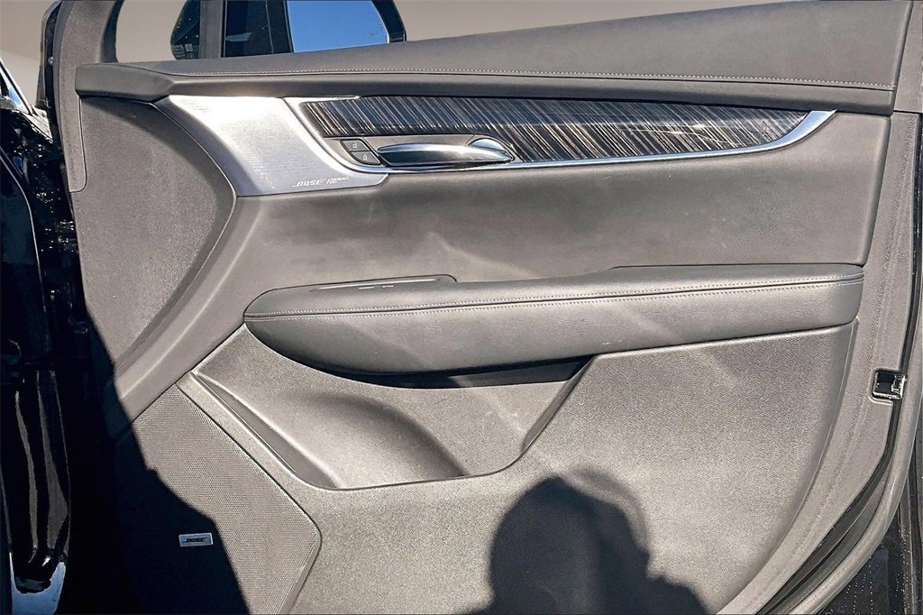 Used 2025 Cadillac XT6 Premium Luxury image 19