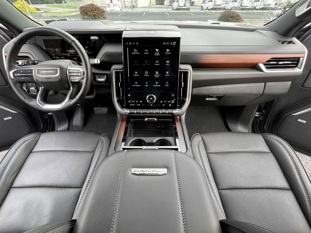 Used 2025 GMC Yukon Denali image 4