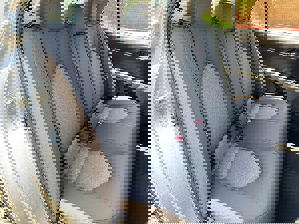 Used 2020 Toyota Camry LE image 19