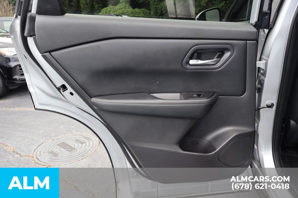Used 2024 Nissan Rogue SV FWD image 18