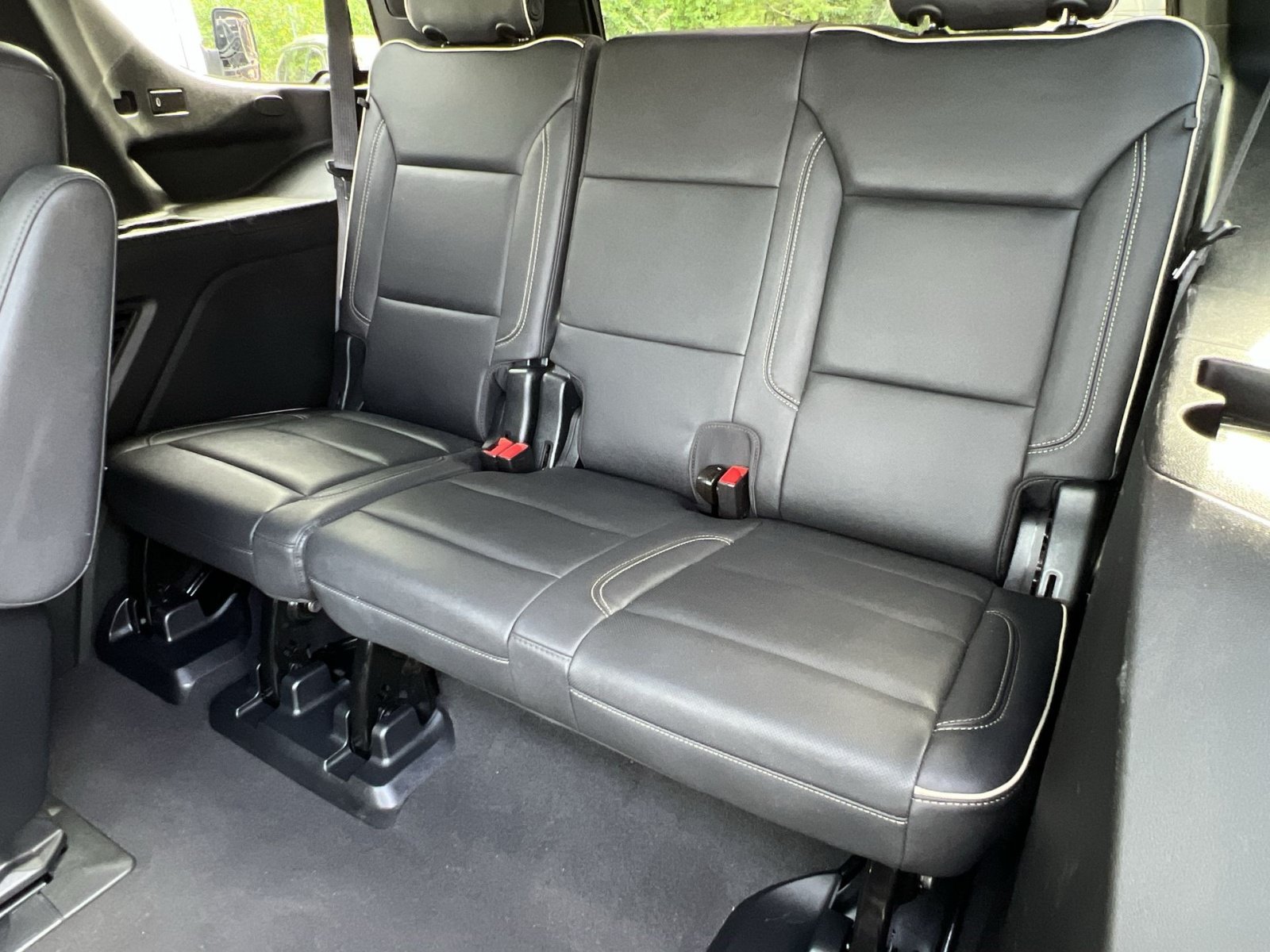 Used 2023 Chevrolet Tahoe Premier AWD/4WD image 31