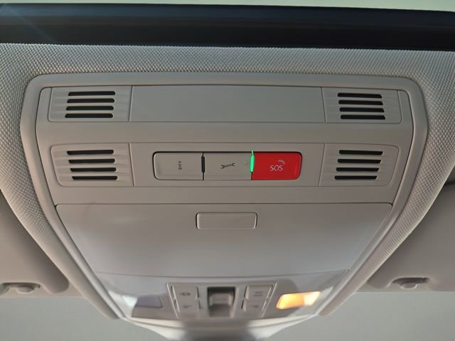 Used 2024 Volkswagen Jetta SE w/ Panoramic Sunroof Package image 23