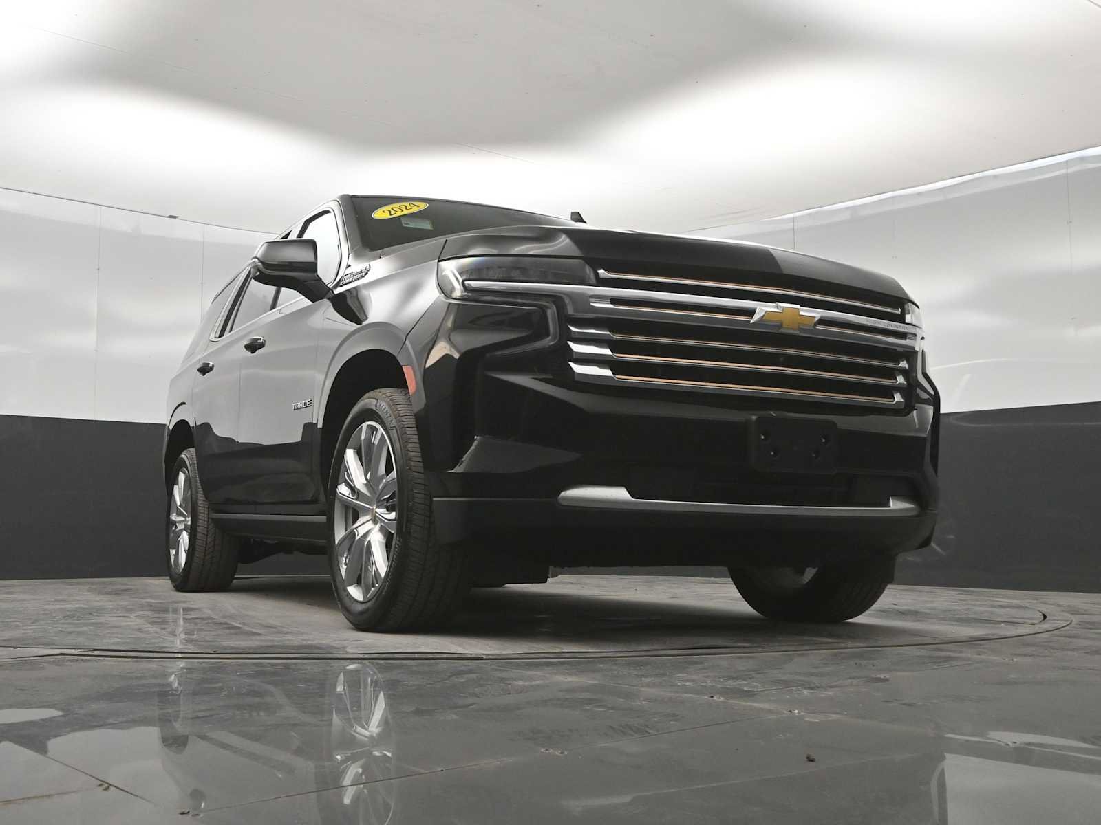 Used 2024 Chevrolet Tahoe High Country w/ Premium Package AWD/4WD image 33