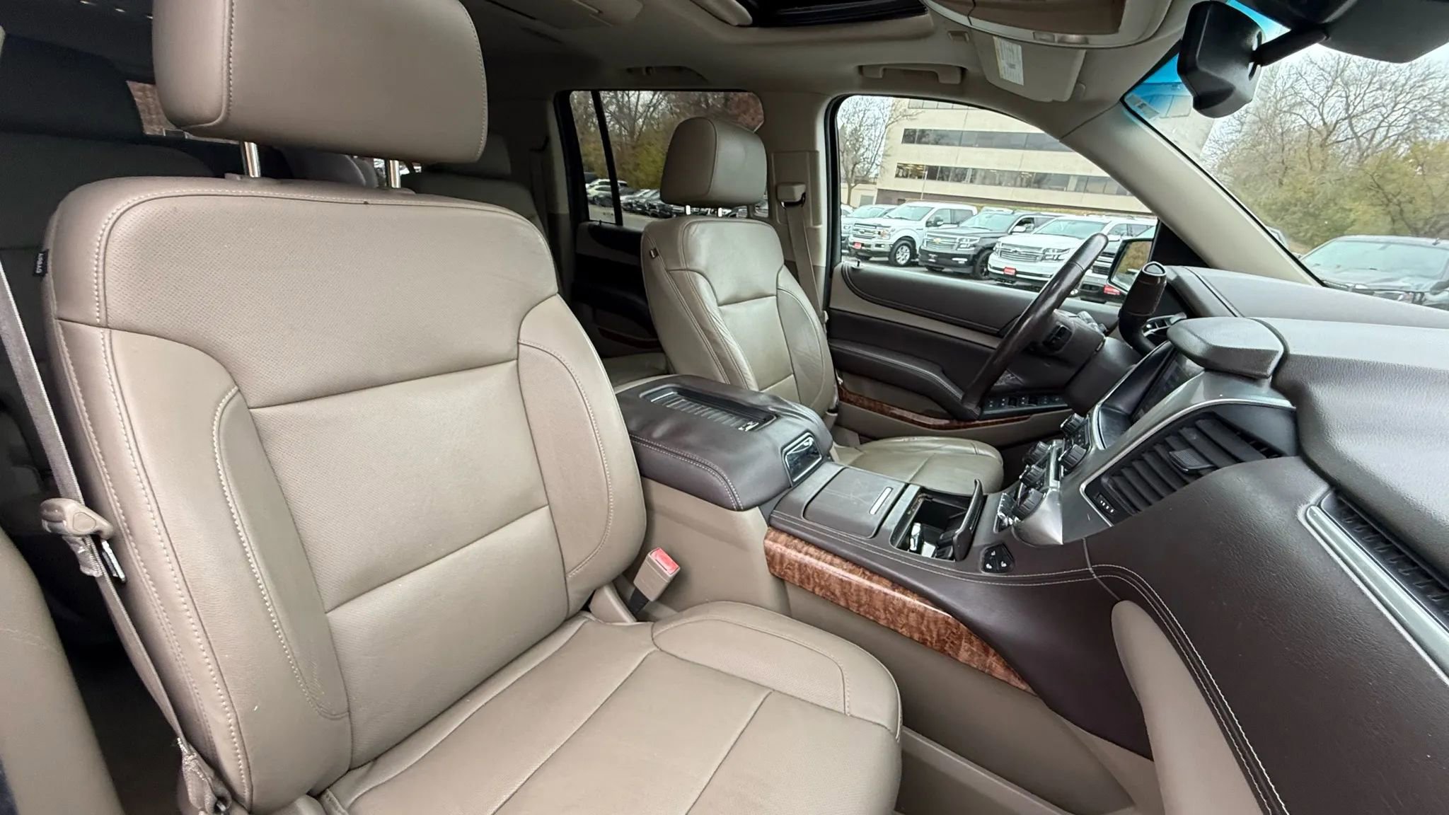 Used 2015 Chevrolet Suburban LTZ image 35
