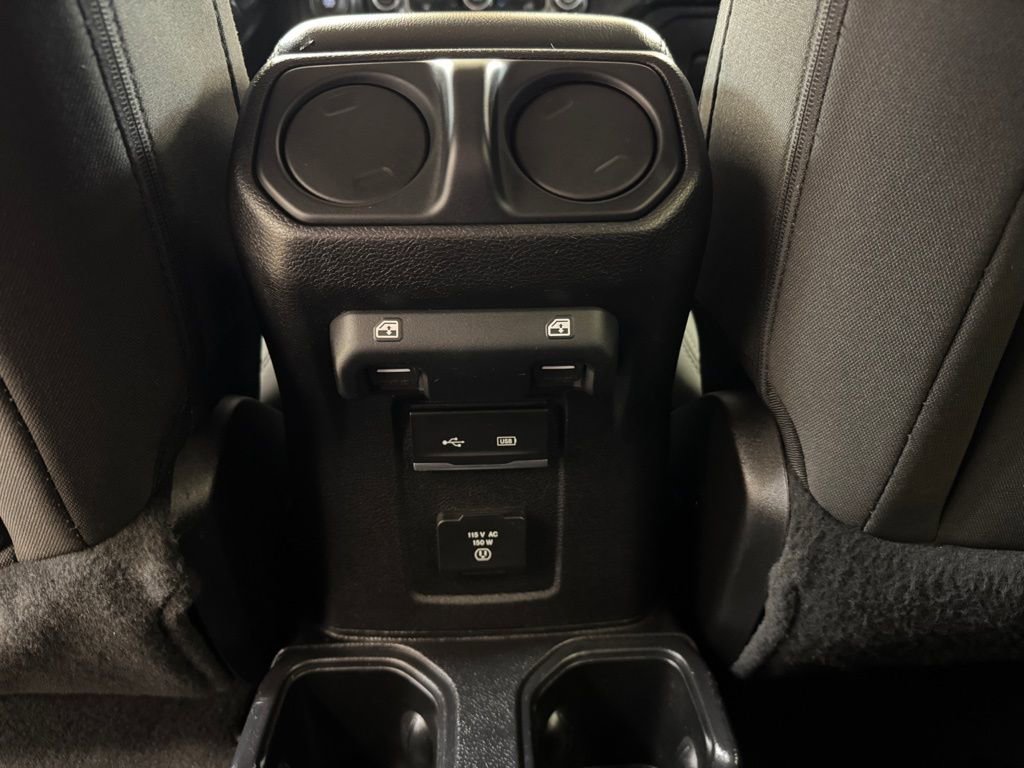 Used 2019 Jeep Wrangler Unlimited Sahara image 17