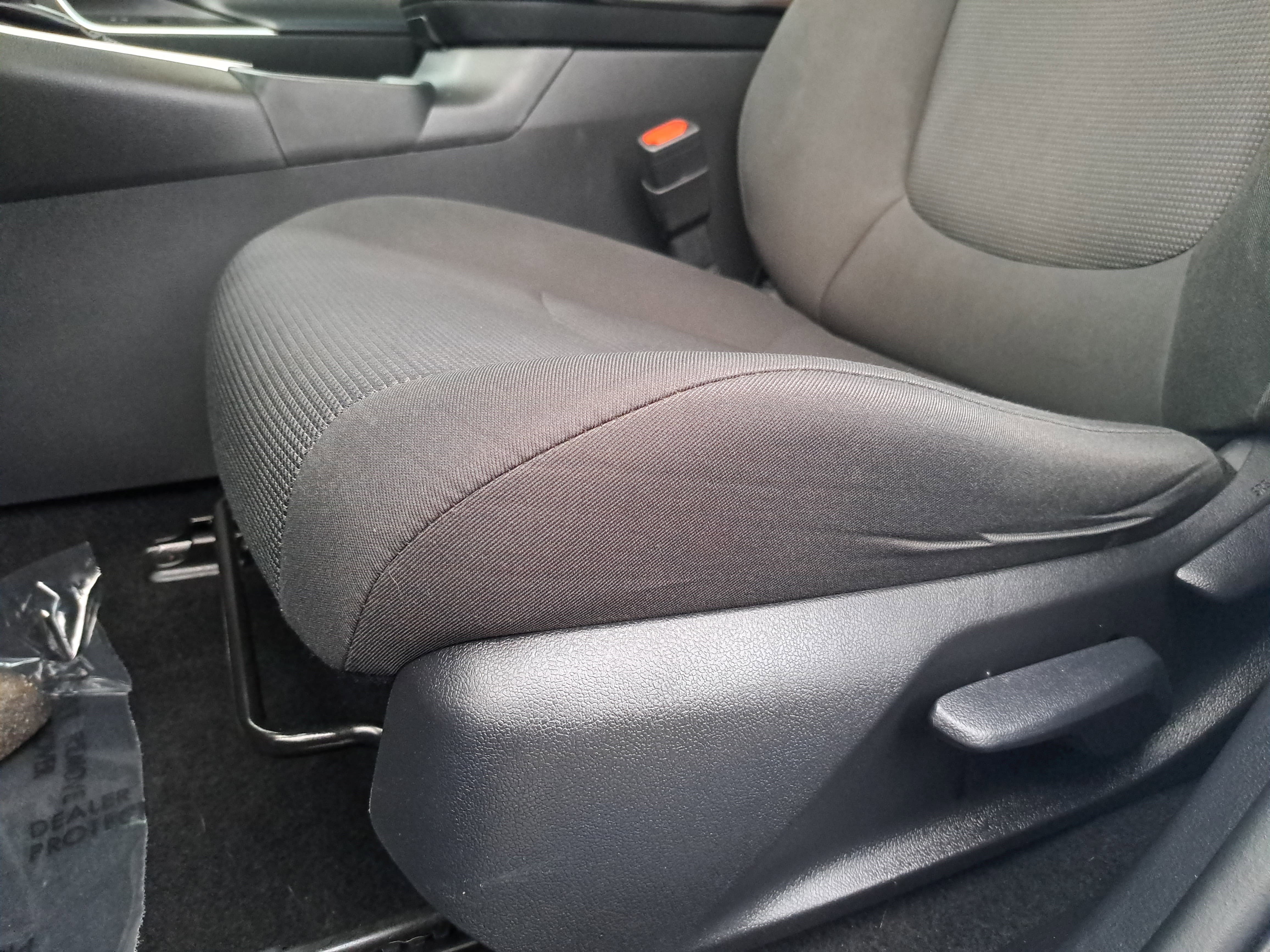 Used 2020 Toyota RAV4 LE image 27