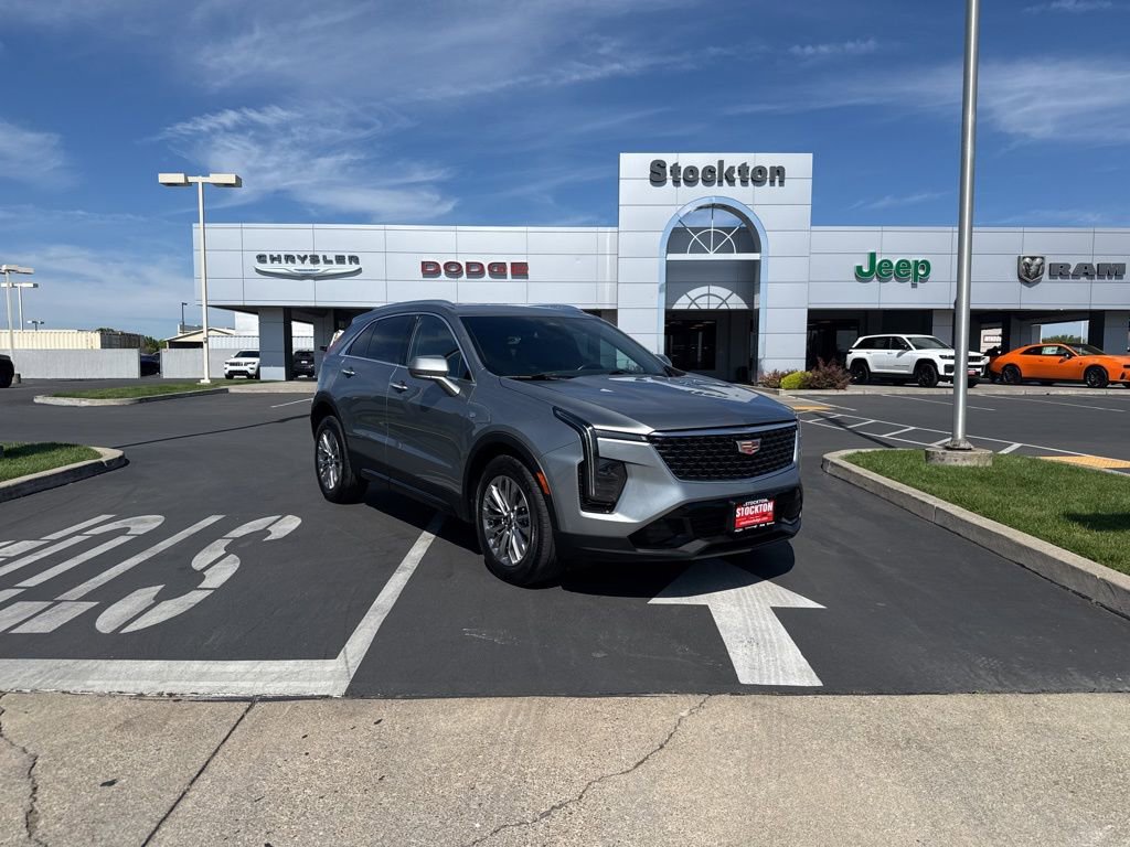 Used 2024 Cadillac XT4 Premium Luxury image 1
