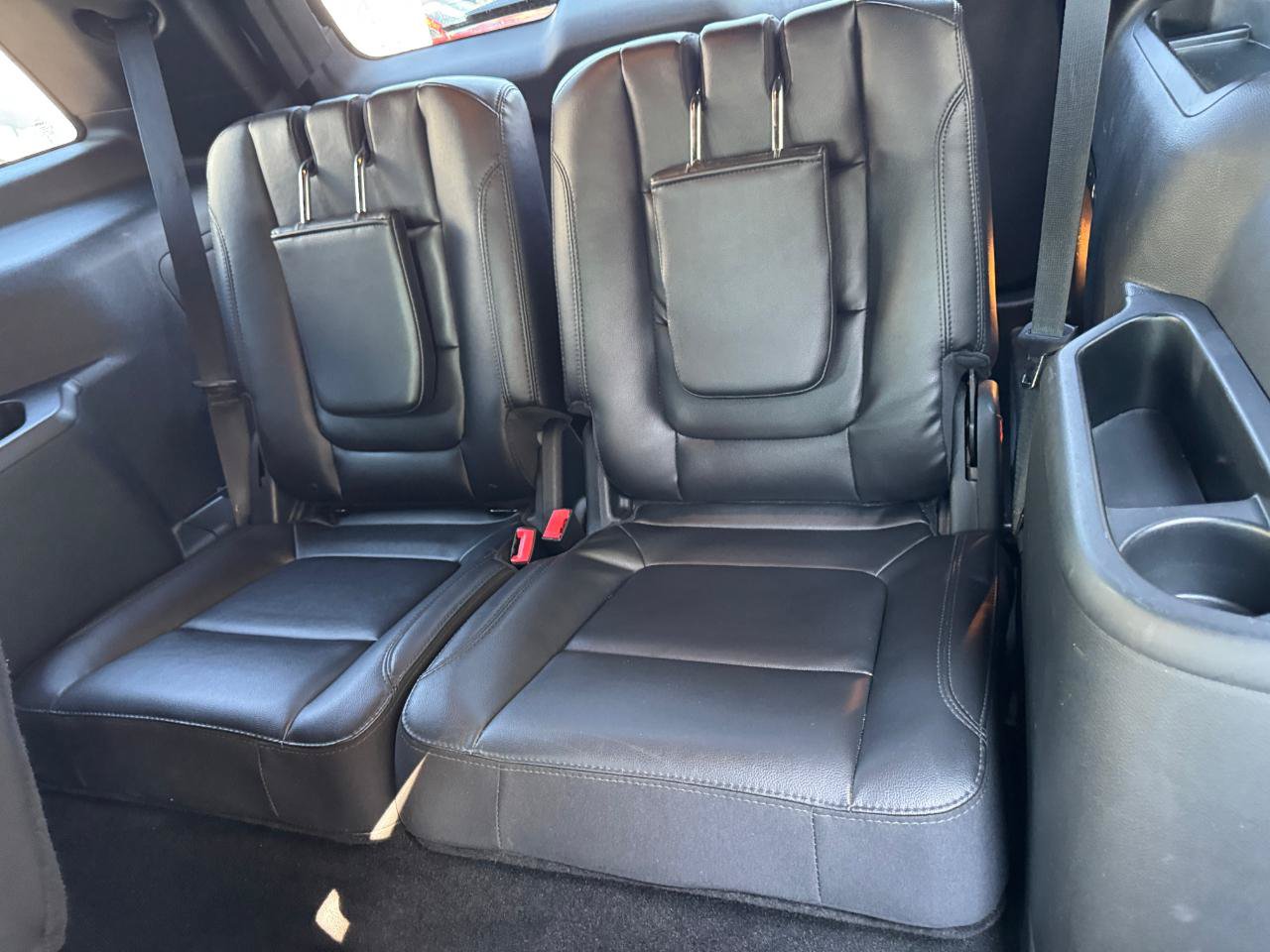 Used 2018 Ford Explorer XLT w/ Equipment Group 202A AWD/4WD image 14