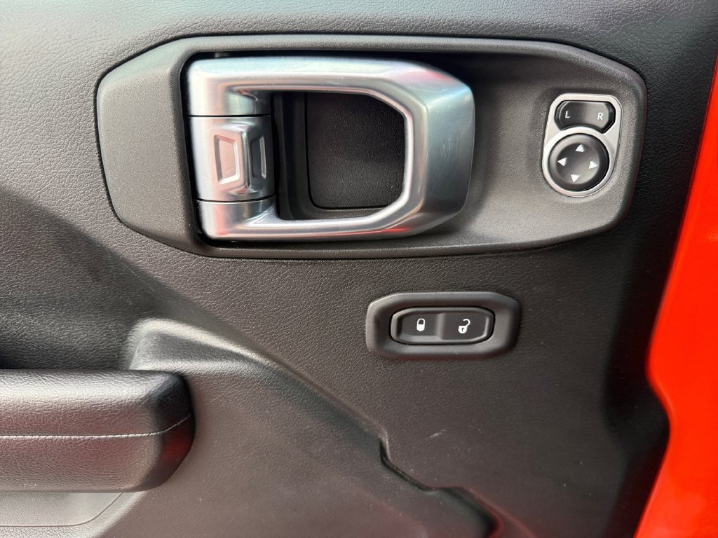 Used 2018 Jeep Wrangler Unlimited Rubicon AWD/4WD image 27