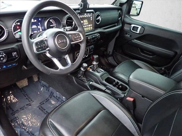 Used 2023 Jeep Wrangler Unlimited Sahara AWD/4WD image 9