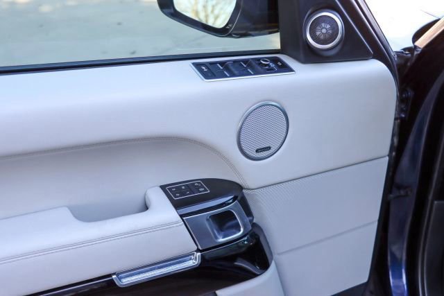 Used 2015 Land Rover Range Rover HSE image 21
