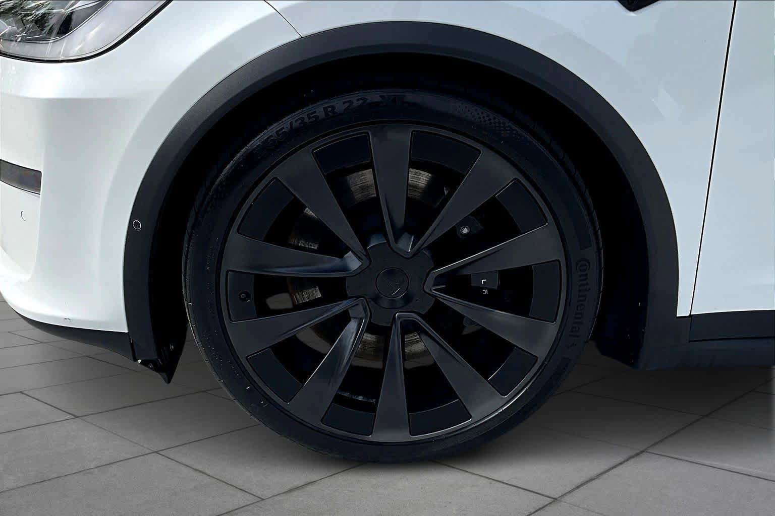Used 2022 Tesla Model X Plaid image 9