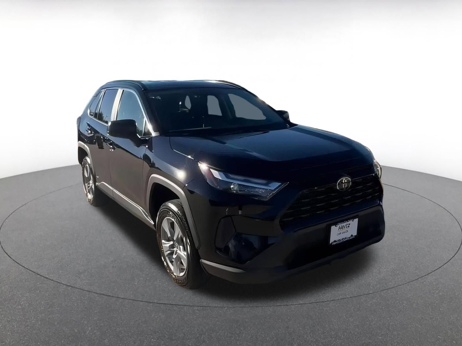 Used 2025 Toyota RAV4 LE image 3