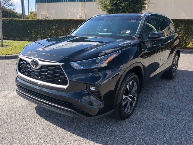Certified 2022 Toyota Highlander XLE image 8