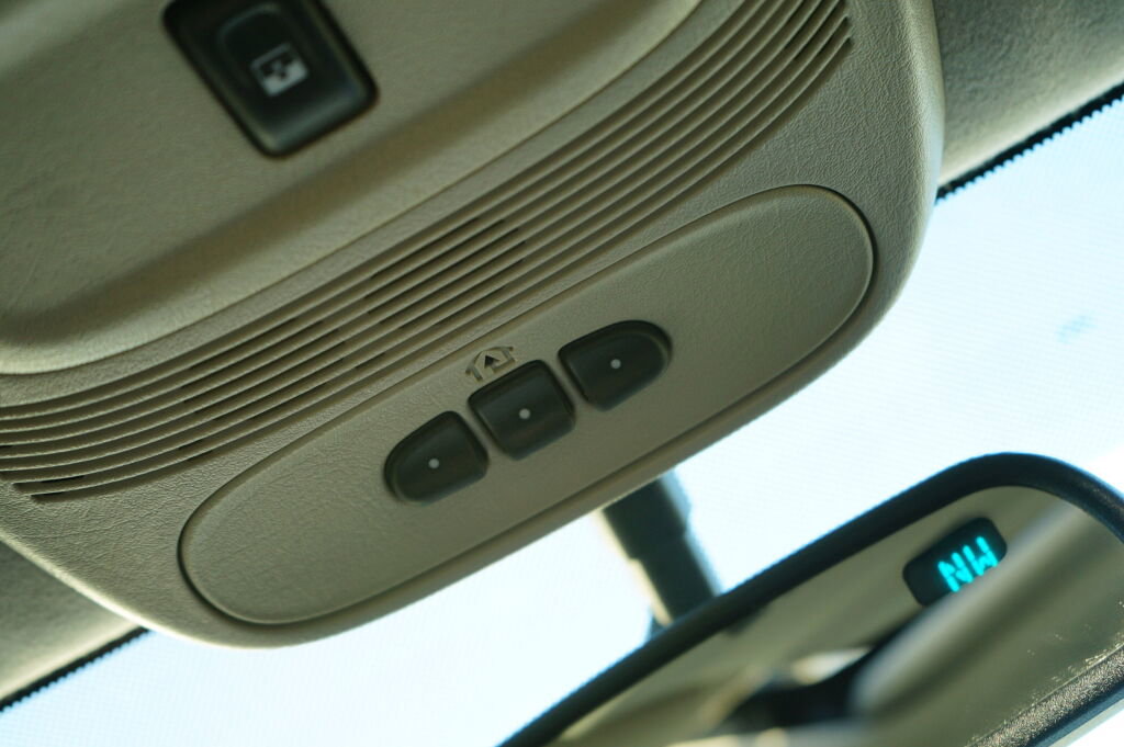 Used 2006 GMC Envoy Denali image 19