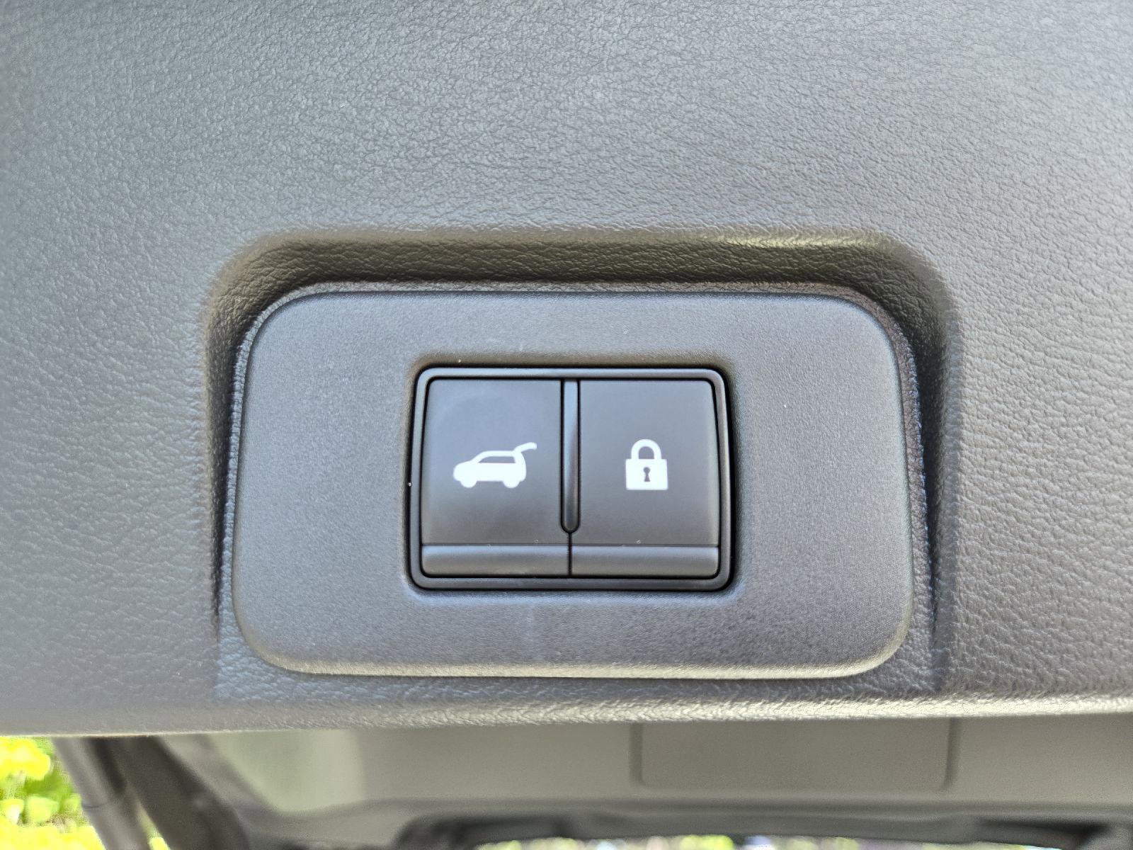 Used 2025 Nissan Rogue Platinum w/ Platinum Premium Package AWD/4WD image 10