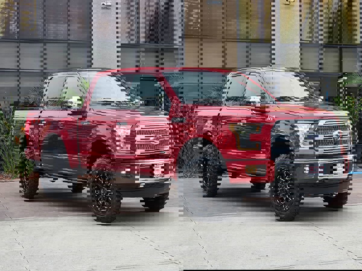 Used 2015 Ford F150 Platinum w/ Equipment Group 701A Luxury image 3