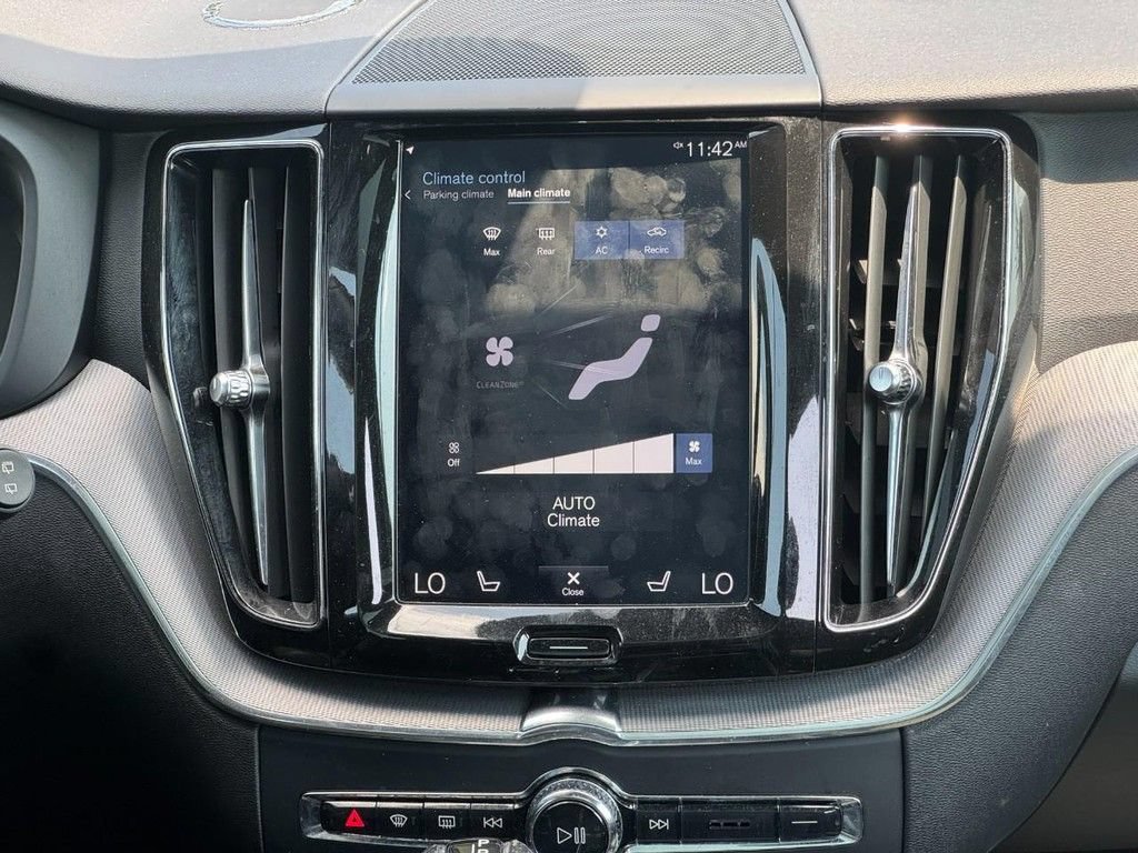 Used 2018 Volvo XC60 T6 R-Design w/ Convenience Package AWD/4WD image 19