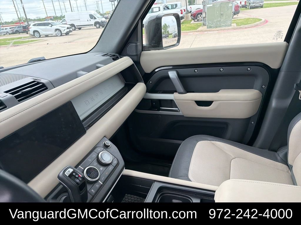 Used 2024 Land Rover Defender 110 X-Dynamic SE image 4