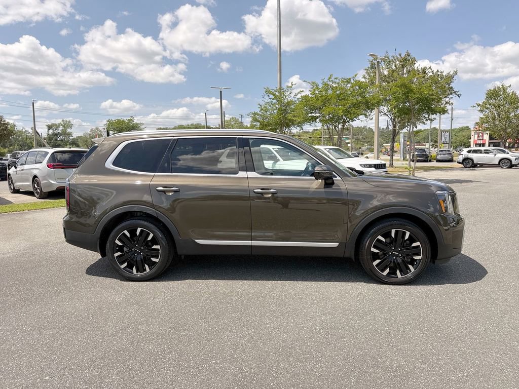Used 2023 Kia Telluride SX image 2