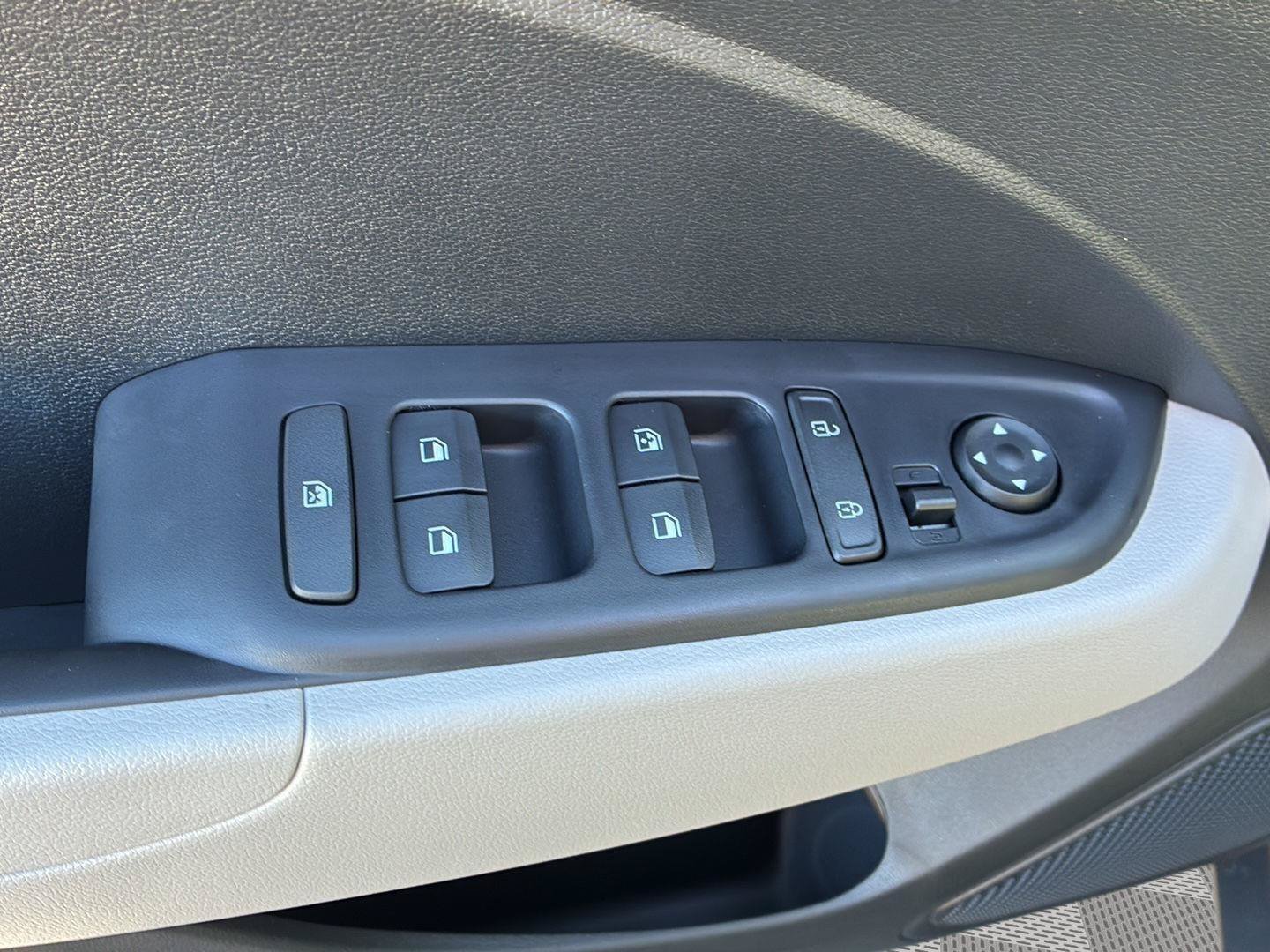 New 2026 Hyundai Venue SEL FWD image 5