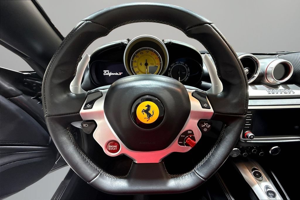 Used 2015 Ferrari California T RWD image 9