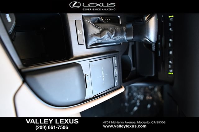 Used 2020 Lexus ES 350 Ultra Luxury w/ Accessory Package 2 FWD image 9