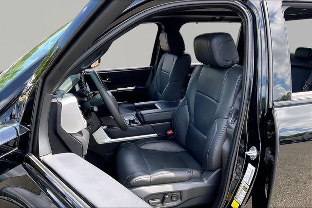 Used 2025 Toyota Tundra Platinum AWD/4WD image 15
