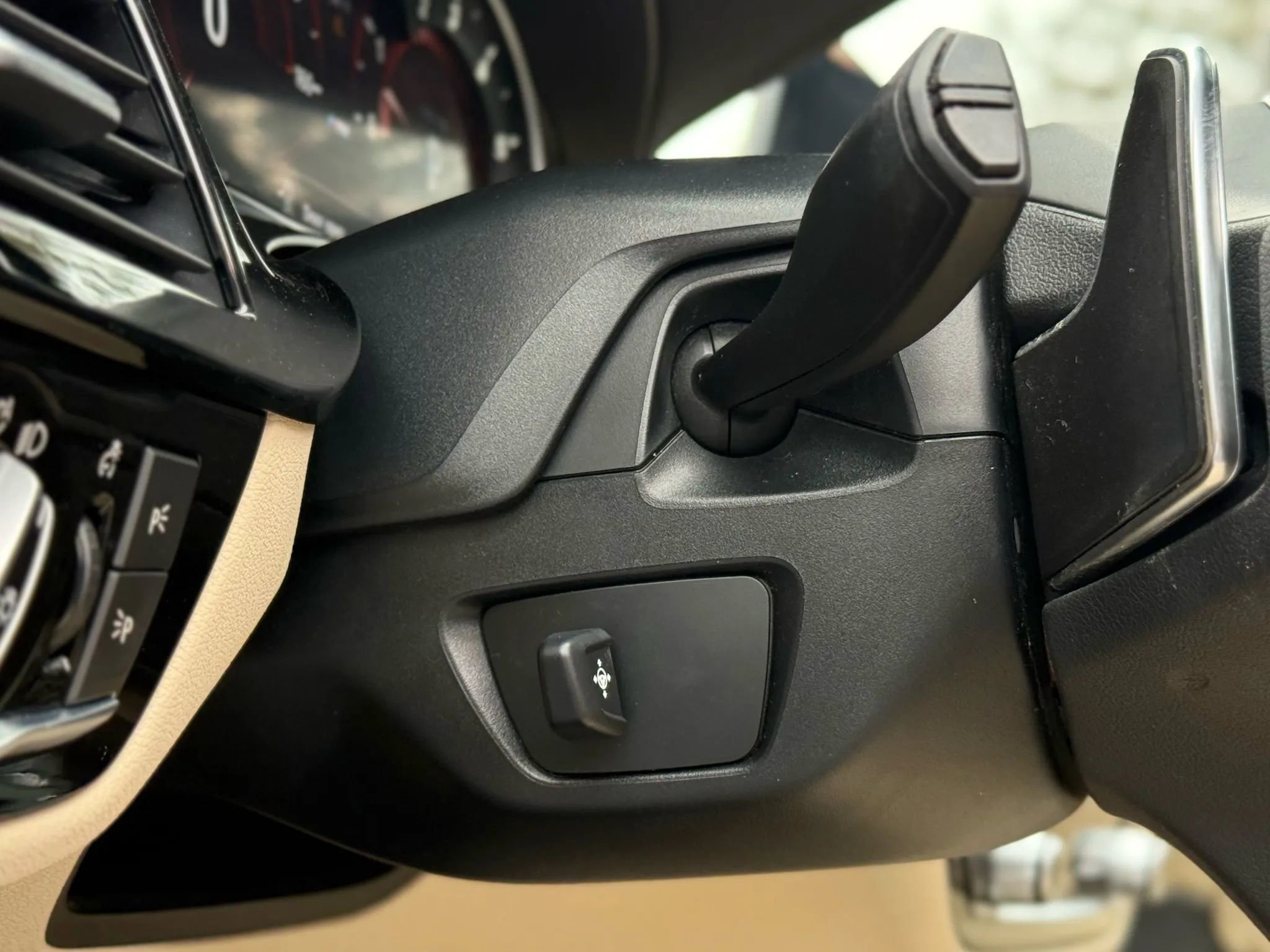 Used 2017 BMW 540i xDrive image 30