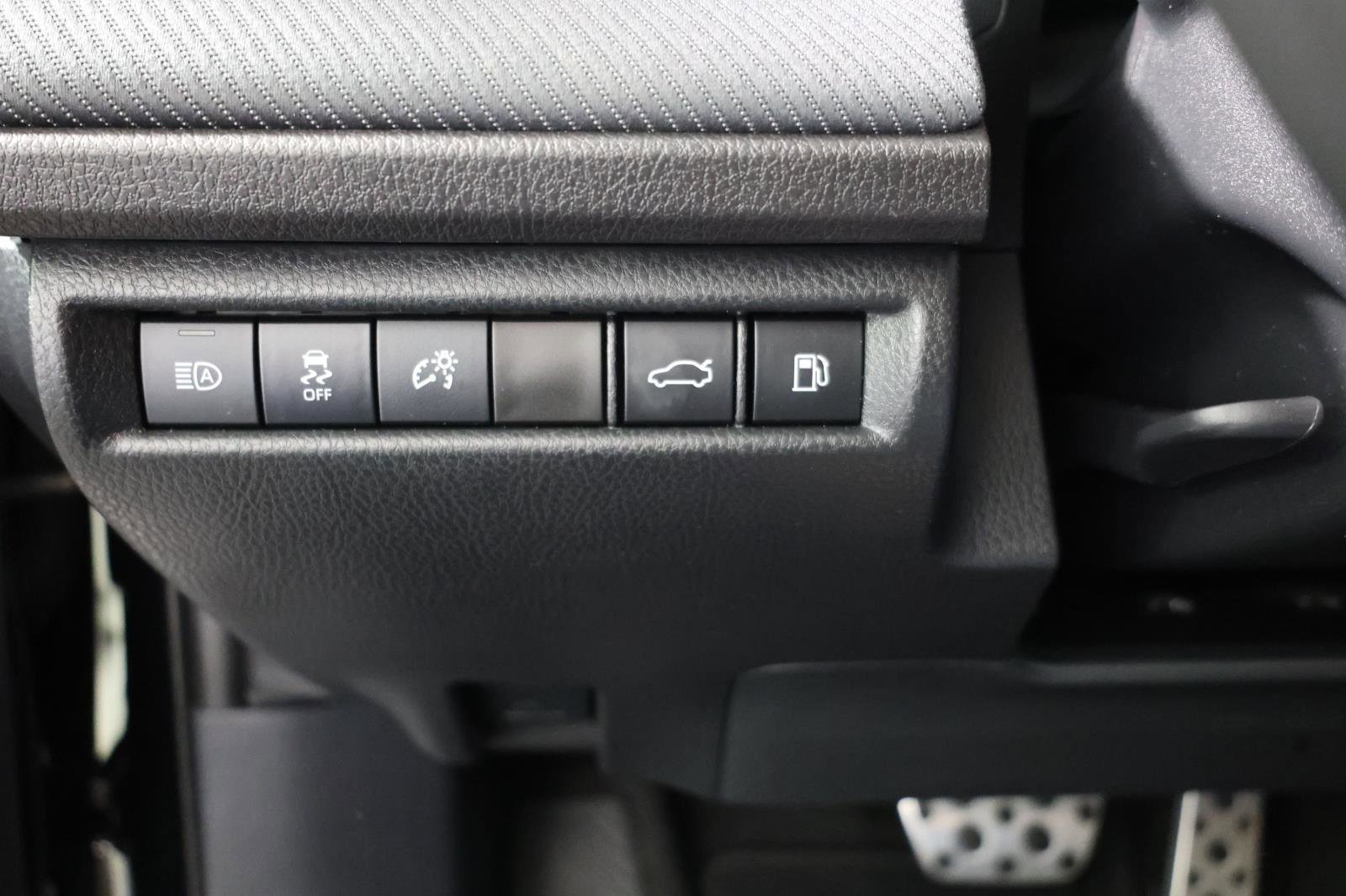 Used 2025 Toyota Camry SE FWD image 21