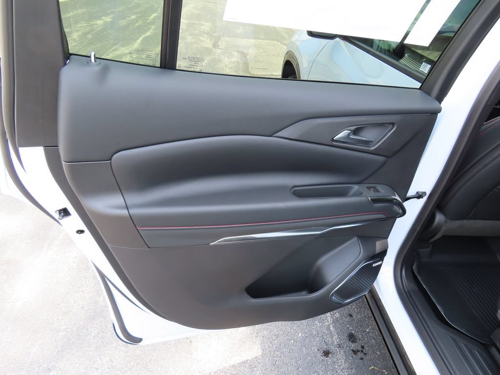 New 2026 Chevrolet Traverse RS w/ LPO, Floor Liner Package AWD/4WD image 29