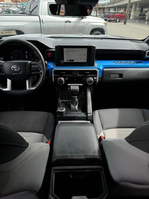 Used 2025 Toyota Tacoma TRD Off-Road image 16