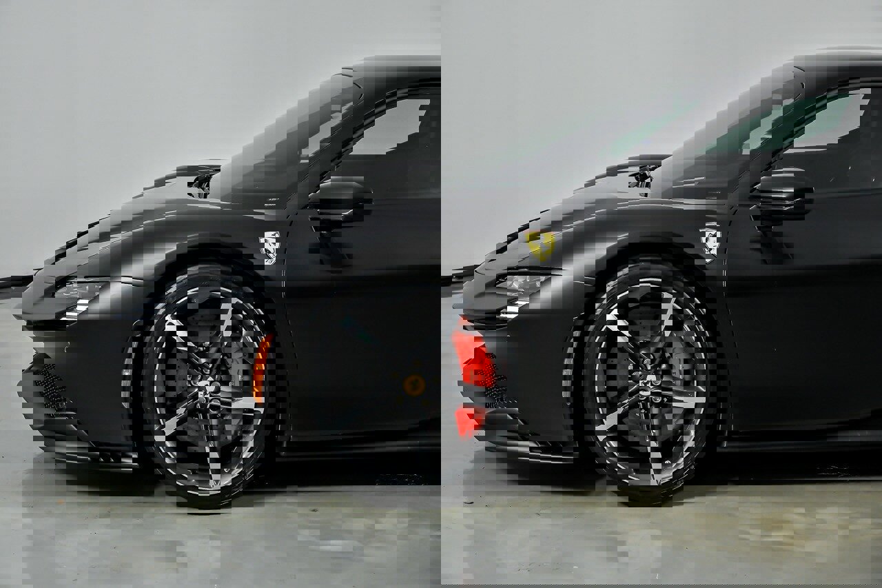 Used 2022 Ferrari SF90 Stradale image 7