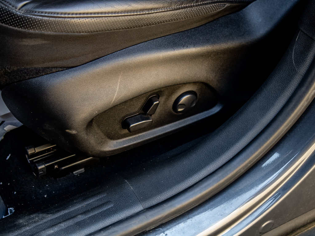 Used 2023 Jeep Renegade Limited image 19