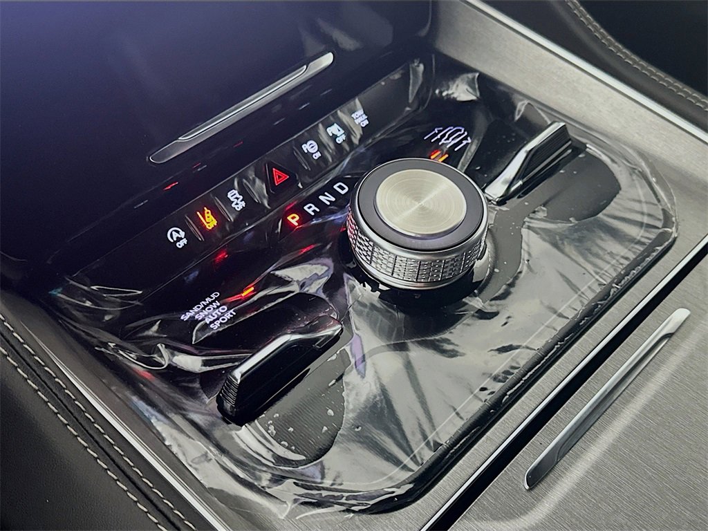 New 2025 Jeep Wagoneer Series III w/ Quick Order Package 25C Super image 12