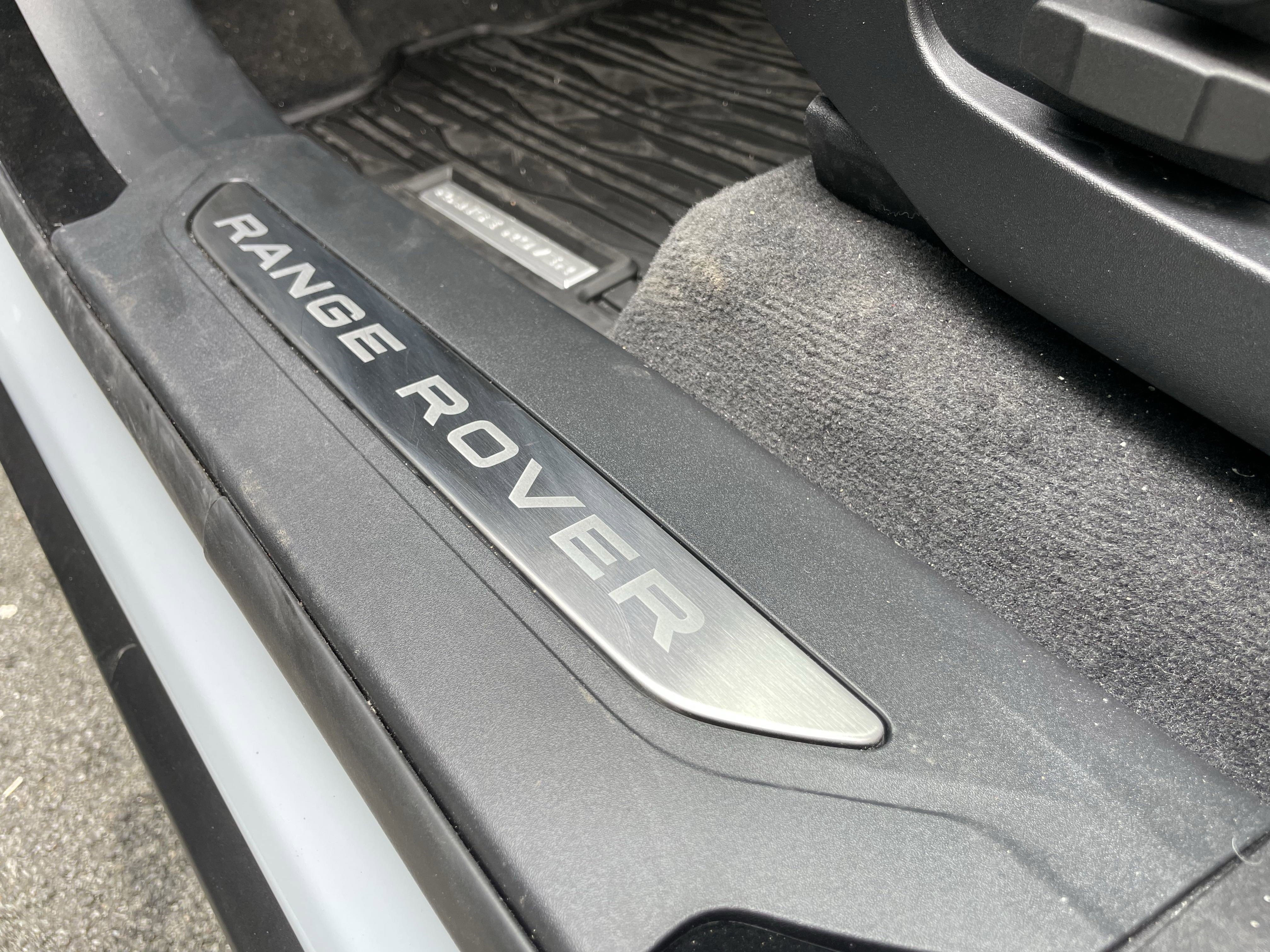 New 2026 Land Rover Range Rover Velar Dynamic SE image 38