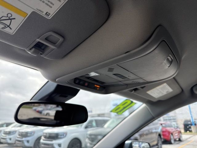 Used 2018 Chevrolet Equinox Premier FWD image 36