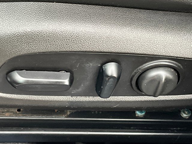 Used 2017 Chevrolet Malibu Premier w/ Premier Sun and Wheel Package image 25