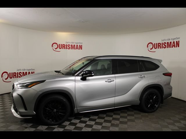 Used 2023 Toyota Highlander XSE AWD/4WD image 3