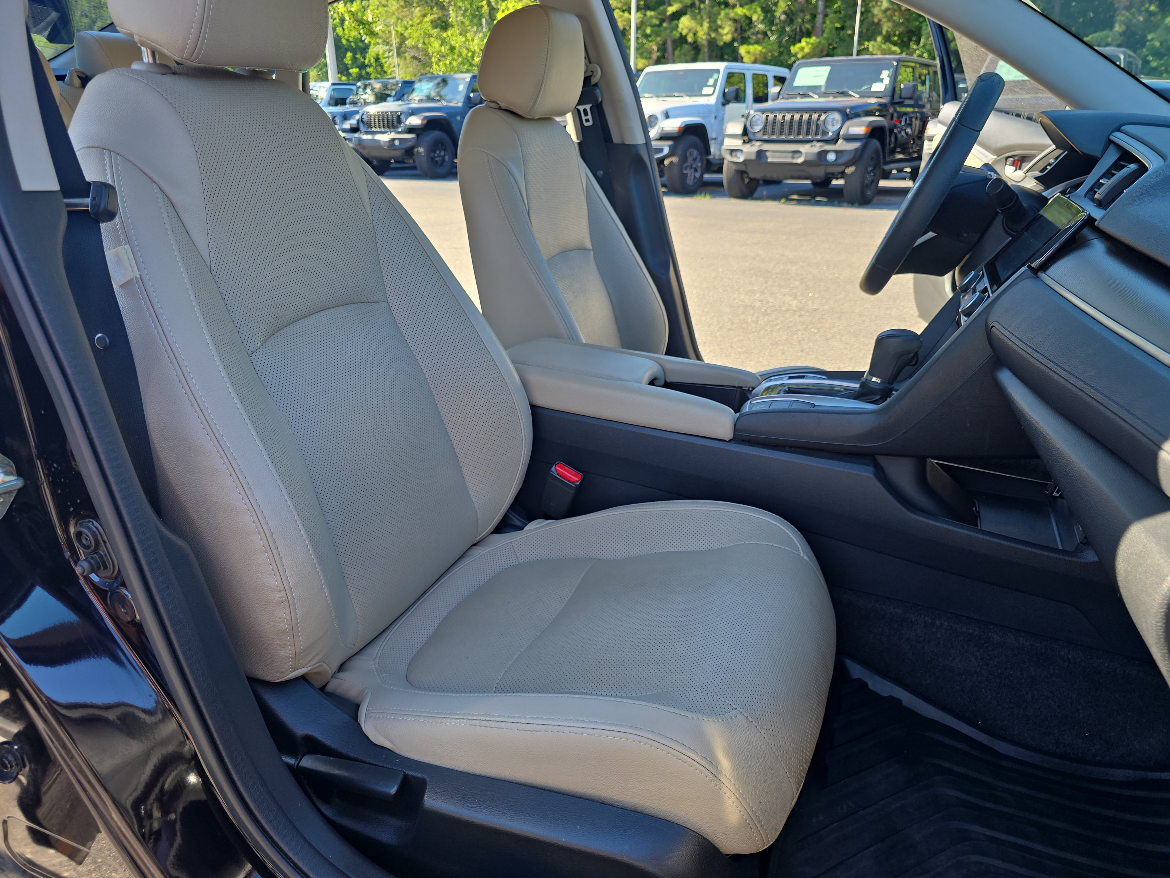 Used 2016 Honda Civic EX image 10