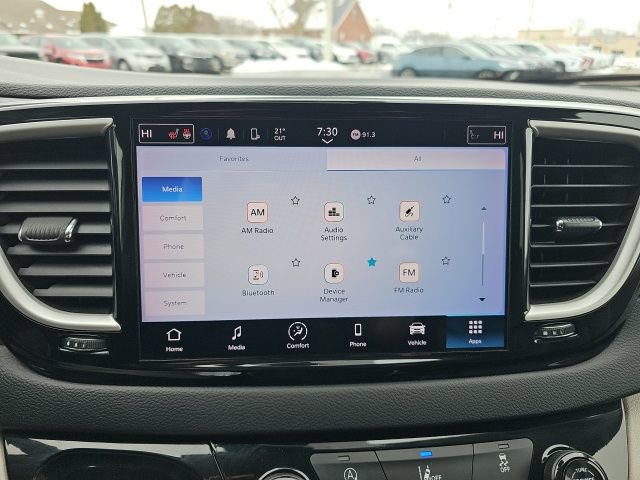 Used 2022 Chrysler Pacifica Touring-L image 23