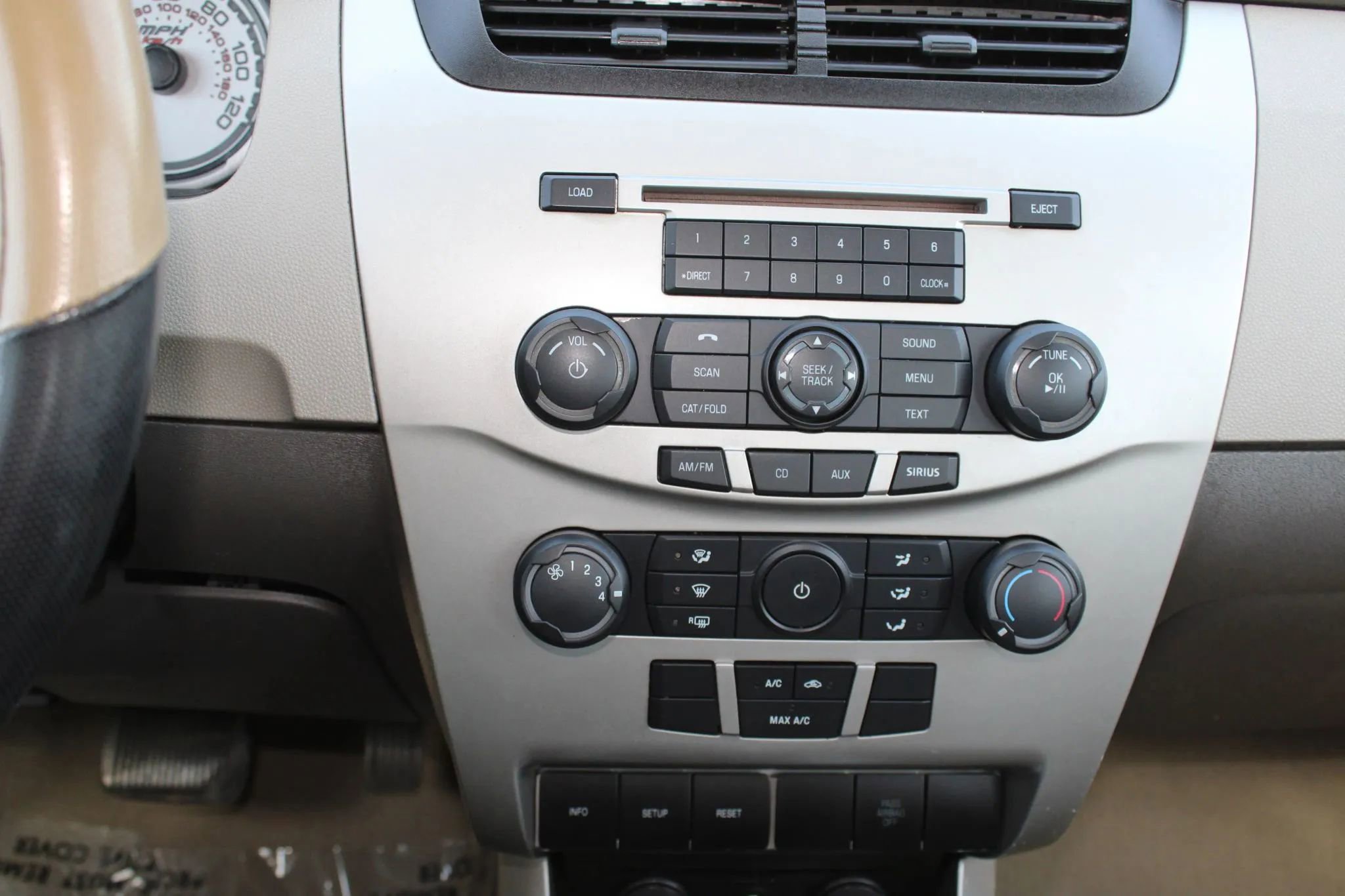 Used 2009 Ford Focus SE image 15